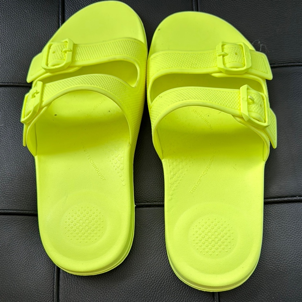 New FitFlop Womens Iqushion Two-Bar Buckle Slides Electric Yellow